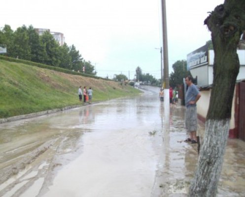 Primarii care nu vor lua măsuri pentru prevenirea inundaţiilor vor fi sancţionaţi